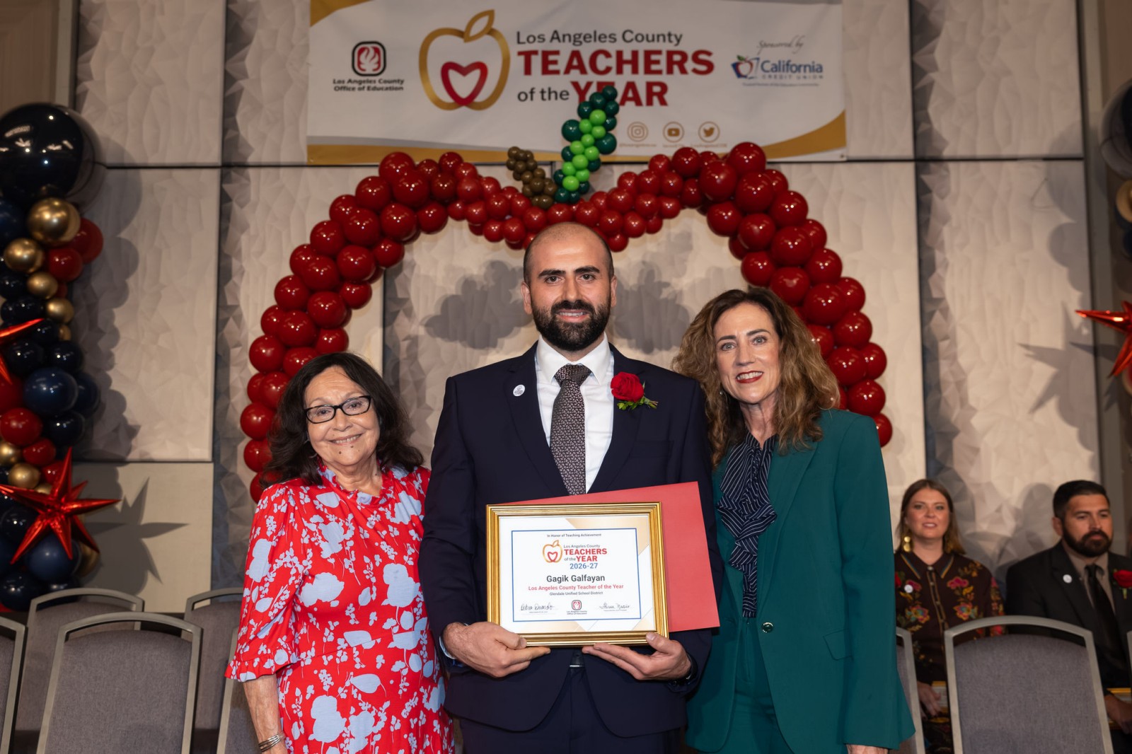 Gagik Galfayan receiving award